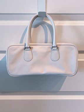 NWT Aritzia Wilfred Lina Minimalist Matte Pearl White Bag